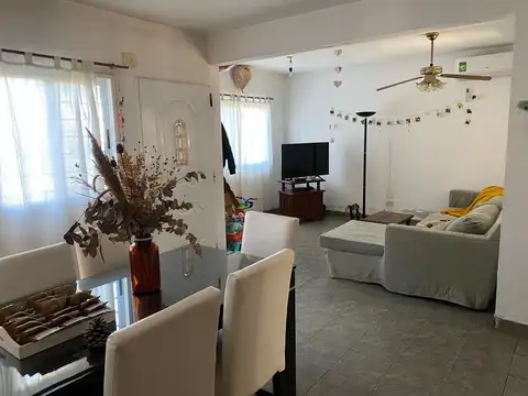 Casa en Venta en Villa Elisa, USD 100.000