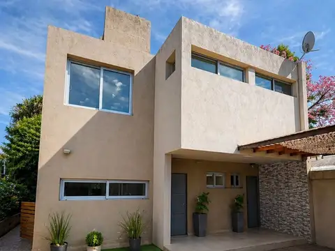 Venta Casa moderna en Country Los Alamos Pilar 