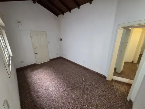Casa - Alquiler - Argentina, San Miguel - Conesa 1140