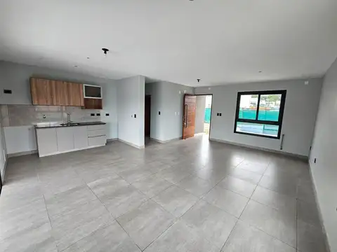 Casa 3 ambientes con 1 baño