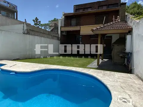 Casa 6 ambientes con pileta a metros del La Salle de Florida