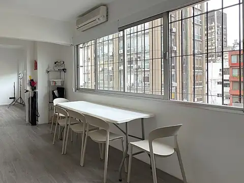 VENTA OFICINA SOBRE A. CÓRDOBA RENOVADA