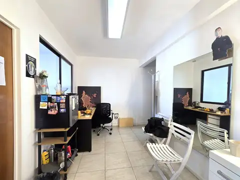 VENTA OFICINA SOBRE A. CÓRDOBA RENOVADA