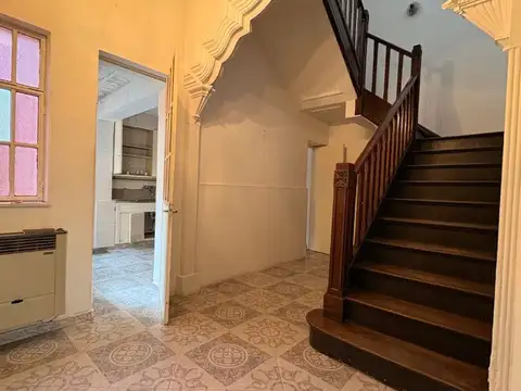 Casa 8 ambientes con 1 baño