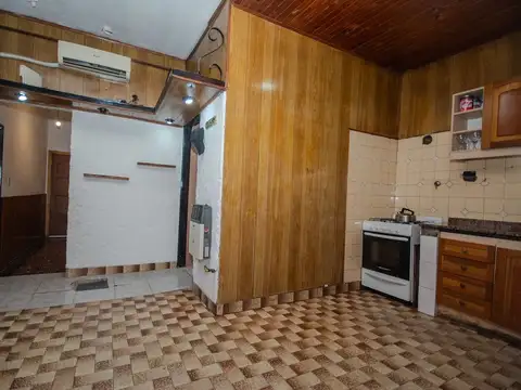 VENTA CASA 3 AMB CON COCHERA Y TERRAZA EN CASEROS