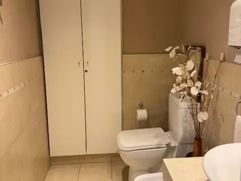 Oficina 2 ambientes con 1 baño