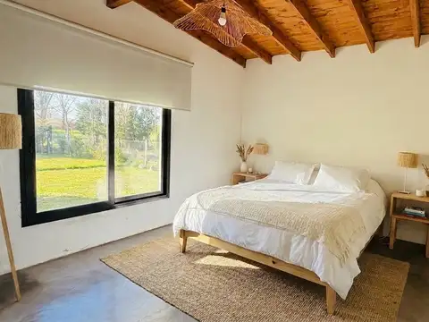 Alquiler Casa 6 ambientes sobre terreno 1.239m en Barrio cerrado Los Palenques