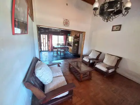 VENTA CASA EN TEMPERLEY LOTE PROPIO