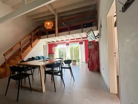 Casa 4 ambientes con 2 baños