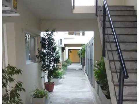 Sarmiento 300, Piso 1