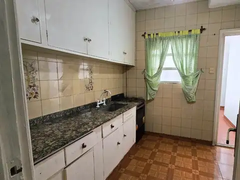 VENTA 4 AMB + BALCON + DEPENDENCIA GRAN POTENCIAL