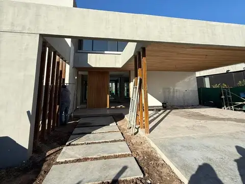 Casa en Venta en Vida, USD 690.000