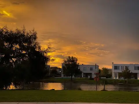 OPORTUNIDAD VENTA CASA 5 AMBIENTES 