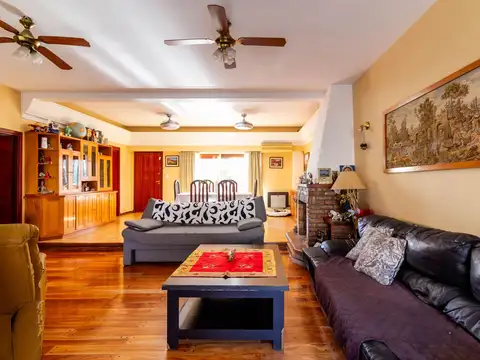 Venta Casa 4 dorm jardin pil quincho coch Victoria