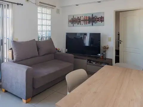 DEPARTAMENTO 2 AMBIENTES VENTA FLORES CON BALCÓN