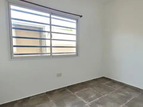 Depto Tipo Casa en Alquiler en La Plata, $ 600.000