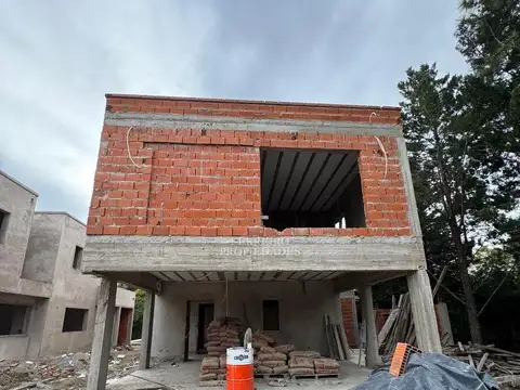 Casa 4 ambientes con 4 baños