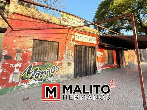 LOCAL A LA CALLE CON PARRILLA