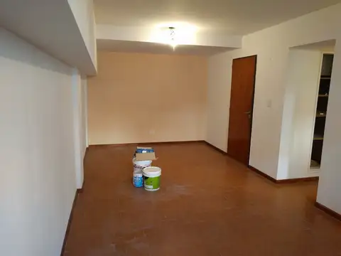 Departamento en Alquiler en San Isidro Vias / Rolon, $ 500.000