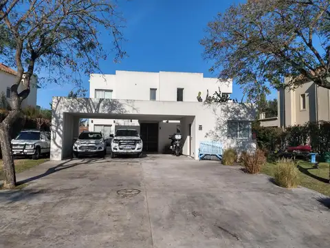 Venta Casa 5 amb. 1.000 M2 al Golf apta crédito barrio San Isidro Labrador Villanueva Tigre