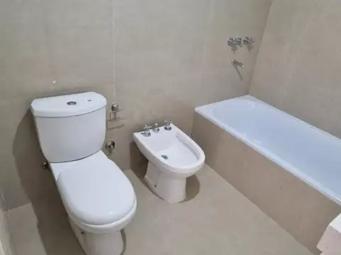 espectacular dpto en duplex con fondo