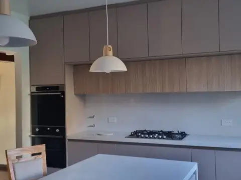 Casa en Alquiler Temporal de 4 dormitorios