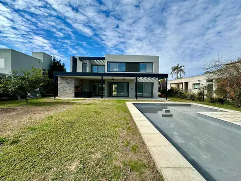 Casa en Venta en Funes, USD 590.000