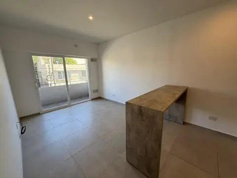 Departamento en Jose León Suarez