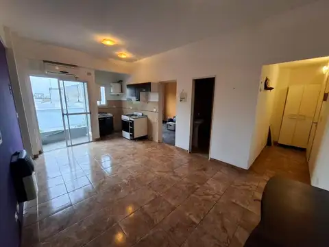 ALQUILER 2 AMBIENTES POR ESCALERA CON BALCON TABLADA