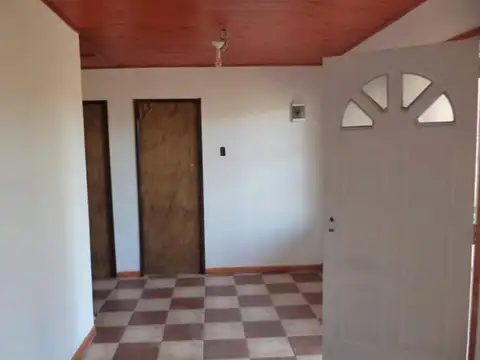 Casa 4 ambientes con 1 baño