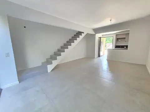 Departamento 3 amb. en duplex con jardin