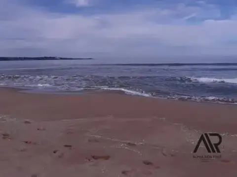 La Rastrera esq. Av. La Mayor 100