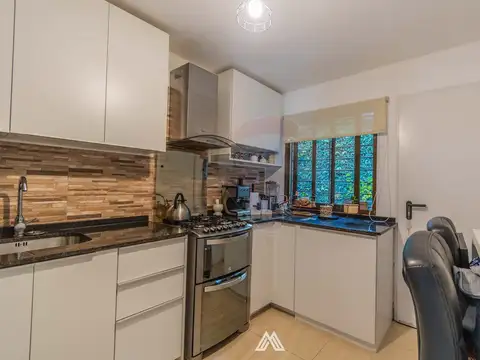 Casa en Venta con 6 cocheras