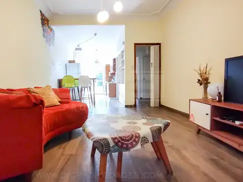 Casa 4 ambientes con 2 baños