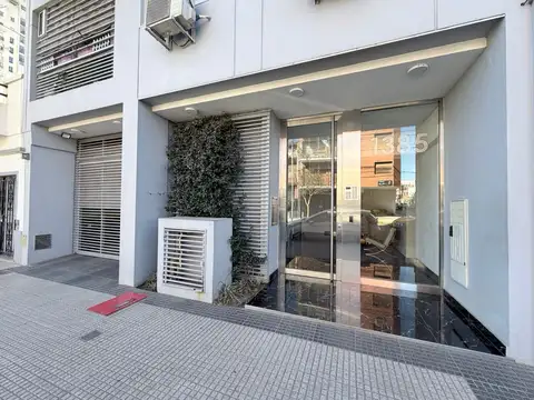 Monoambiente C/ Cochera. 5 Años de Antigüedad. Excelente Ubicación! Terraza con Parrilla