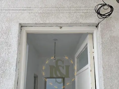 Venta Galpón más Apartamentos c/Renta Neta 7 a 8% Pad. Unico