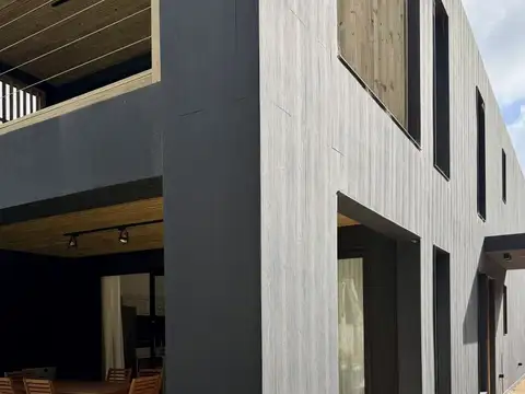 Casa de 4 dormitorios a estrenar en La Barra