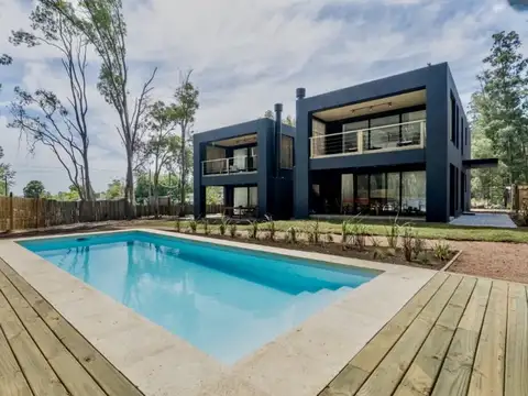 Casa de 4 dormitorios a estrenar en La Barra