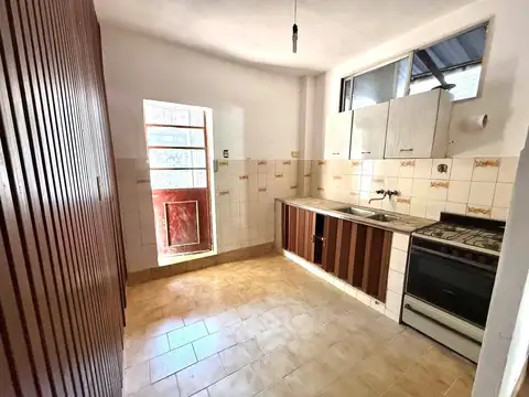 Casa 4 ambientes con 1 baño