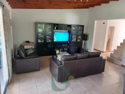 Casa en Venta con 6 cocheras