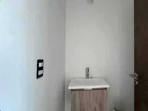 DUPLEX EN VENTA 2 DORMITORIOS 2 BAÑOS EN VALLE CERCANO