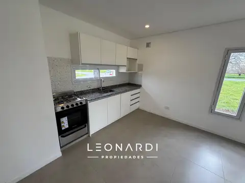 Casa 3 ambientes con 11 baños