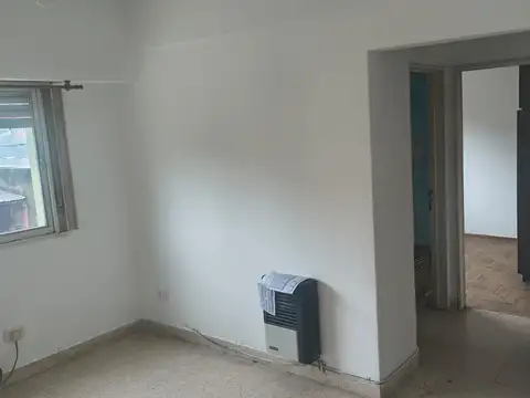 62 e/ 12 y 13 800, Piso 1