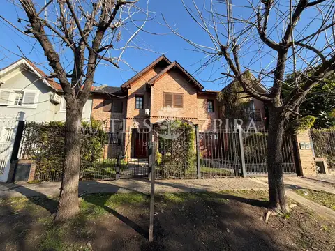 Casa 5 Ambientes en Castelar Norte