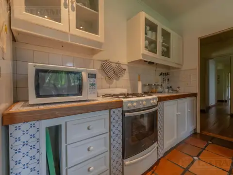 Casa 5 ambientes con 2 baños