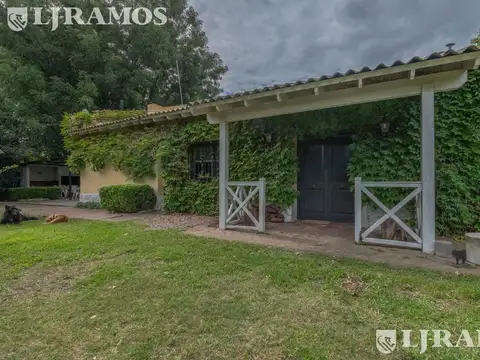 Casa en Venta con 2 cocheras