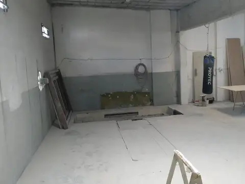 LOCAL Y GALPÓN. VENTA EN BLOCK