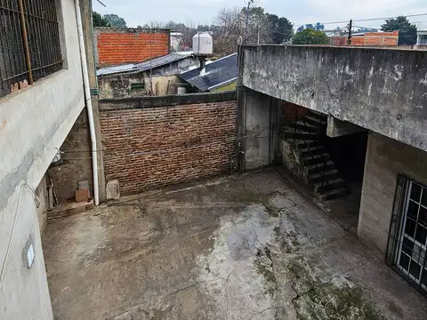 Casa 6 ambientes con 3 baños