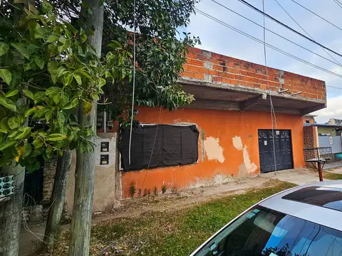 Propiedad con 3 viviendas