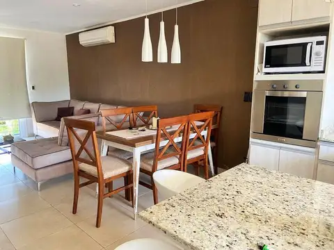 Depto Tipo Casa en Venta en Temperley, USD 88.000